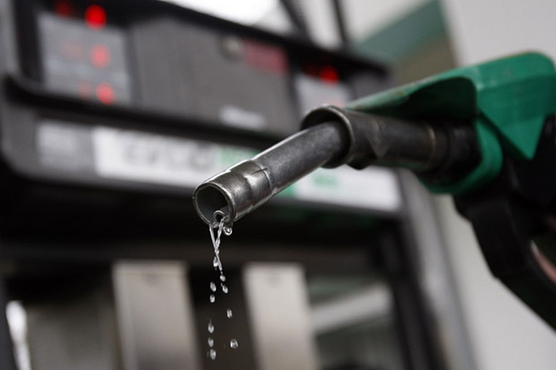 Nuwe jaar begin op hoë noot met laer petrolprys | News Article
