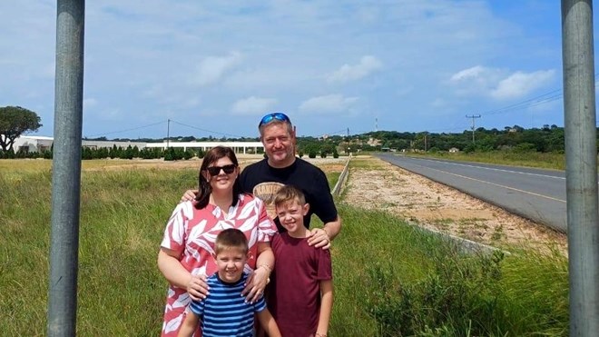 Gesin van Bloemfontein veilig tuis uit Mosambiek Gesin van Bloemfontein veilig tuis uit Mosambiek | News Article