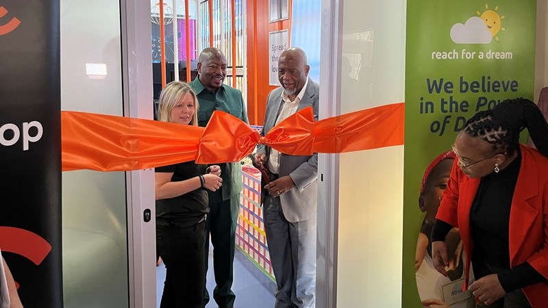 Children at Bloemfontein National District Hospital get Dream Rooms | News Article