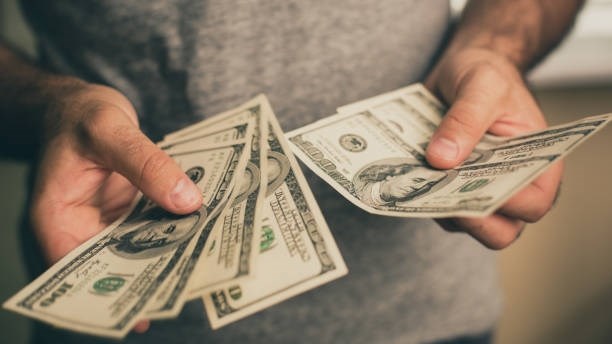 Beleggingslenter: Bloemfonteinse ma, seun se saak uitgestel Beleggingslenter: Bloemfonteinse ma, seun se saak uitgestel | News Article
