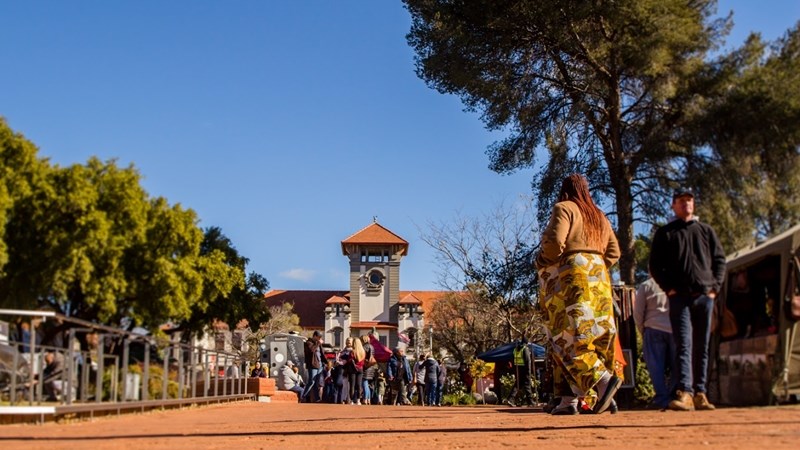 Stalletjies by Vrystaat Kunstefees beskikbaar Stalletjies by Vrystaat Kunstefees beskikbaar | News Article