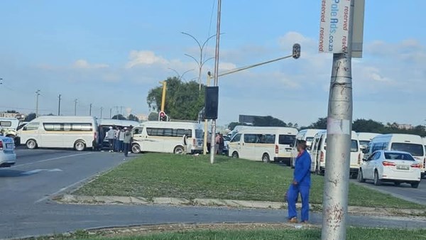 North West taxi drivers shut down national roads | News Article