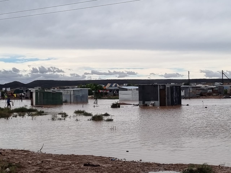 Inwoners soek ander heenkome ná swaar reënval in Noord-Kaap | News Article