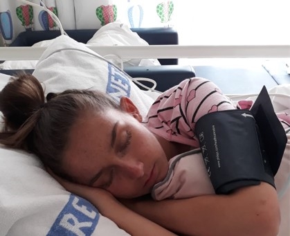 #ChildhoodCancerMonth - Amy Hunter (15) se humor bring hoop | News Article