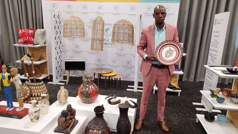 Kunsteweek op die rooi duine ’n eerste vir Kalahari | News Article