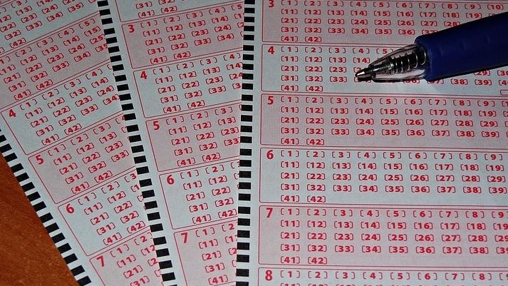 Bank employee steals from NW #lotto winner | News Article