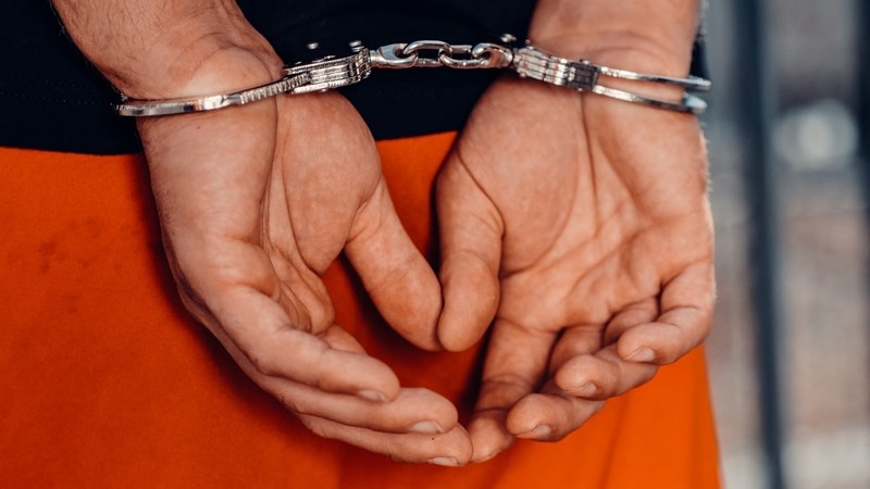 Trio arrested for dealing in unpolished diamonds Trio arrested for dealing in unpolished diamonds | News Article