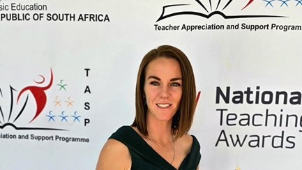Douglas-juffrou vereer danksy haar passie vir haar gr. R-klas Douglas-juffrou vereer danksy haar passie vir haar gr. R-klas | News Article