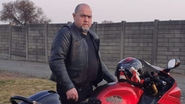 Motorfiets Ryer Motorfietsryer meermale geopereer ná twee motors hom tref | OFM