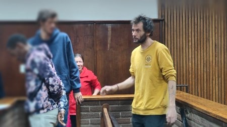 Ma, kêrel van Bloemfontein wat kinders glo aanrand, laat vaar borgtog Ma, kêrel van Bloemfontein wat kinders glo aanrand, laat vaar borgtog | News Article