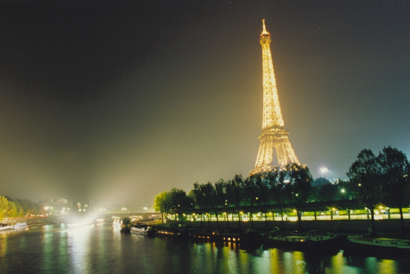 #Coronavirus: Paris cancels New Year fireworks | News Article