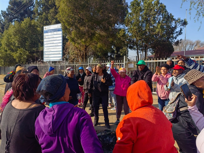 Bloemfonteinse skool gesluit weens rassisme-aantygings teen skoolhoof | News Article
