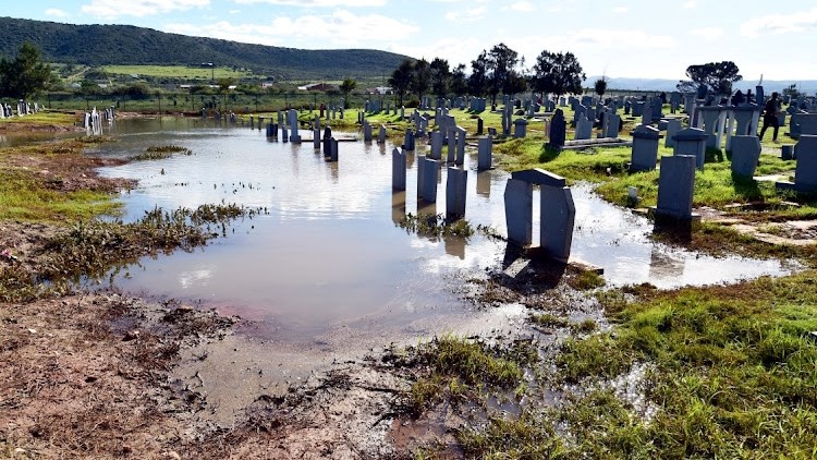 Waterlogged graves bring funerals to a halt in Klerksdorp Waterlogged graves bring funerals to a halt in Klerksdorp | News Article