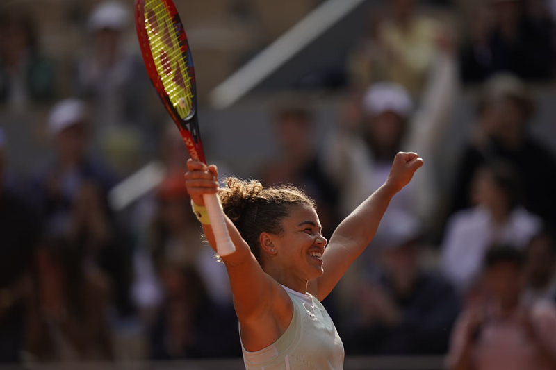 Paolini to face Swiatek in Roland Garros final | News Article