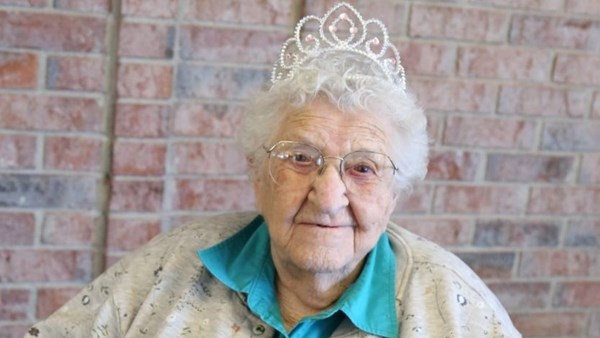 Oldest person in the United States turns 115 in Iowa