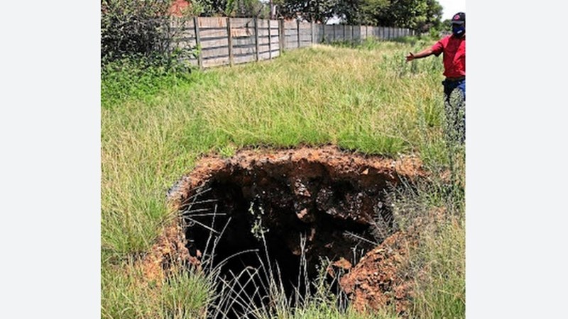 Herstelwerk aan Stilfontein-sinkgat begin ná sewe jaar | News Article