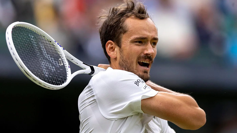 Medvedev sends Sinner crashing out at SW19 Medvedev sends Sinner crashing out at SW19 | News Article