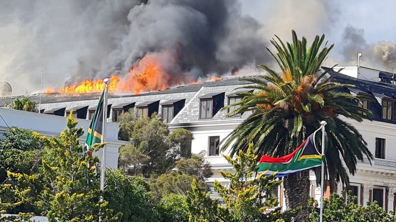 #ParliamentFire: Report 'hidden' from De Lille had damning findings | News Article