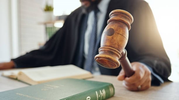 Bedrog-en-geldwassery-saak in Kimberley uitgestel Bedrog-en-geldwassery-saak in Kimberley uitgestel | News Article