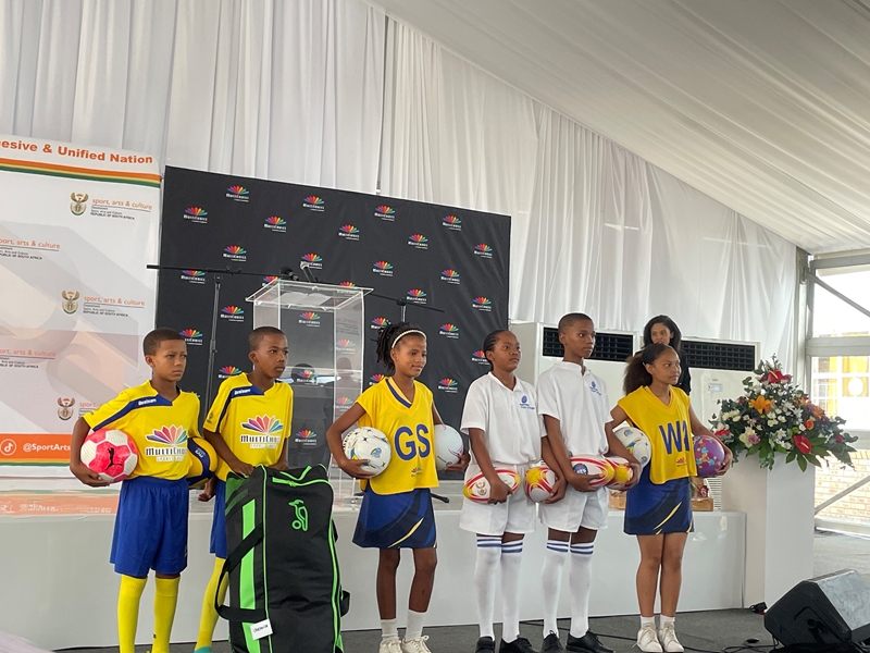 Minister hands over state-of-the-art sports facilities and equipment to Bloem schools