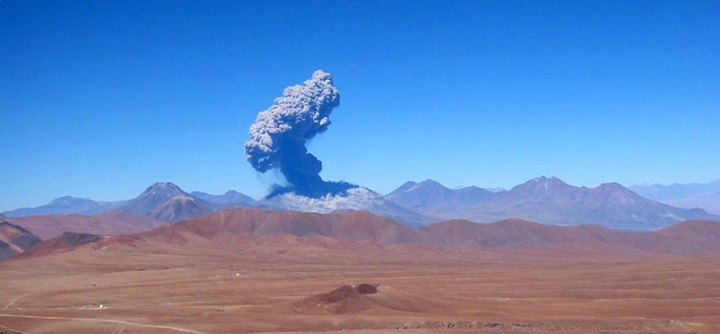Alert issued after Chilean volcano rumbles to life | News Article