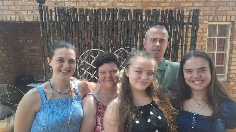Noord-Kaapse ouers maak dogters se atletiekbyeenkoms moontlik Noord-Kaapse ouers maak dogters se atletiekbyeenkoms moontlik | News Article