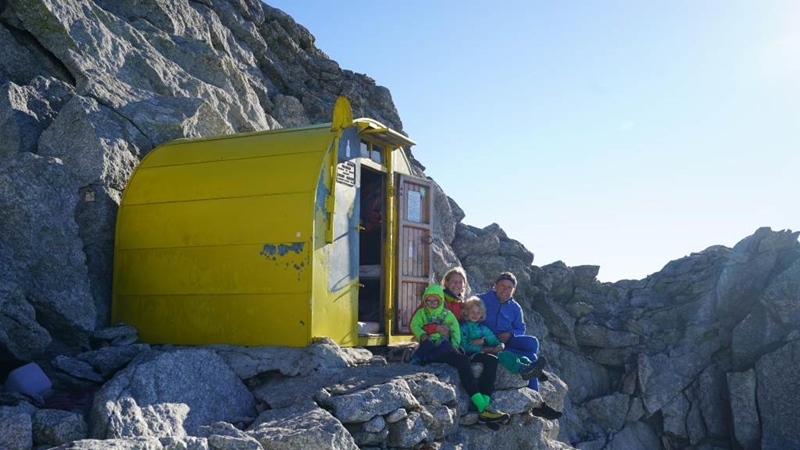 Weird Wide Web - A family that climbs together | News Article