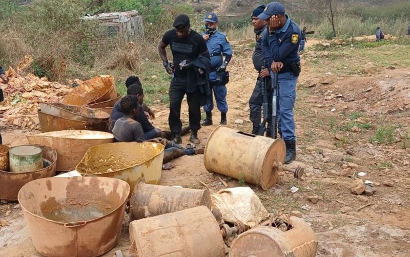Stilfontein illegal miners start to emerge | News Article