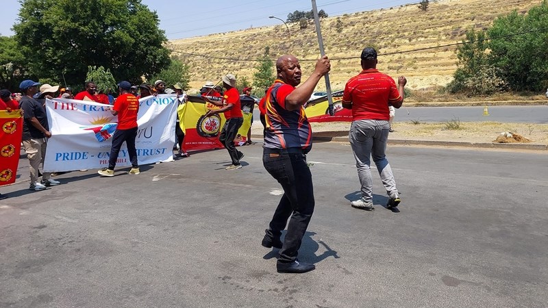 Transnet-staking kan land moontlik in 'n ressessie dompel Transnet-staking kan land moontlik in 'n ressessie dompel | News Article