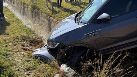 Noord-Kaapse leerder gaps onnie se kar, beland in kanaal Noord-Kaapse leerder gaps onnie se kar, beland in kanaal | News Article
