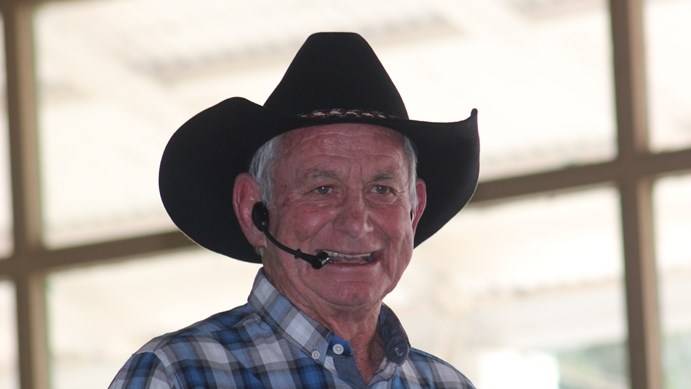 Agri podcast: Farmers to take hands in prayer after devastating veld fires Agri podcast: Farmers to take hands in prayer after devastating veld fires | News Article