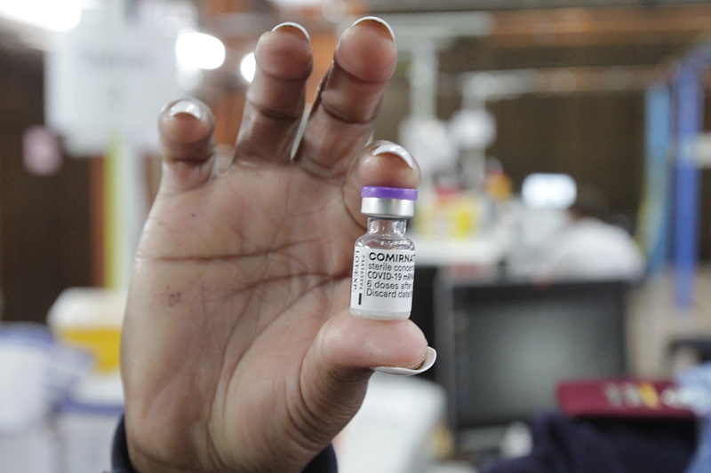 #CoronavirusFS: Universitas continues vaccination drive over weekends | News Article