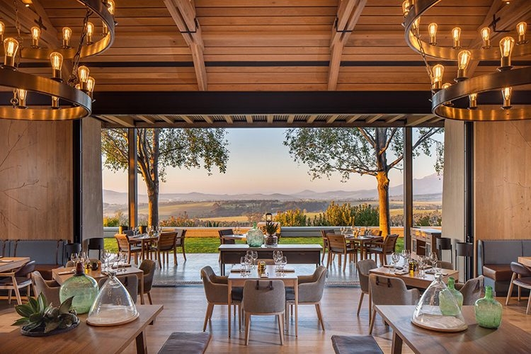 #OFMBusinessHour - Restaurants look ahead to 2-week review of #Covid19 restrictions | News Article