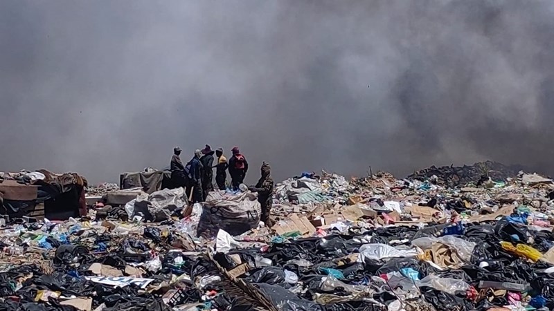 Bleak Christmas for Bloemfontein recyclers as Southern landfill site catches fire | News Article