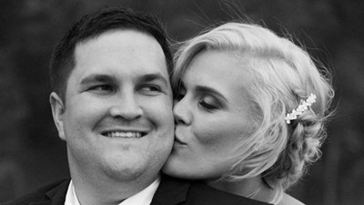 ‘Ons dogter sal weet hoe liefdevol haar pa was’ – vrou ná man in VSA sterf ‘Ons dogter sal weet hoe liefdevol haar pa was’ – vrou ná man in VSA sterf | News Article