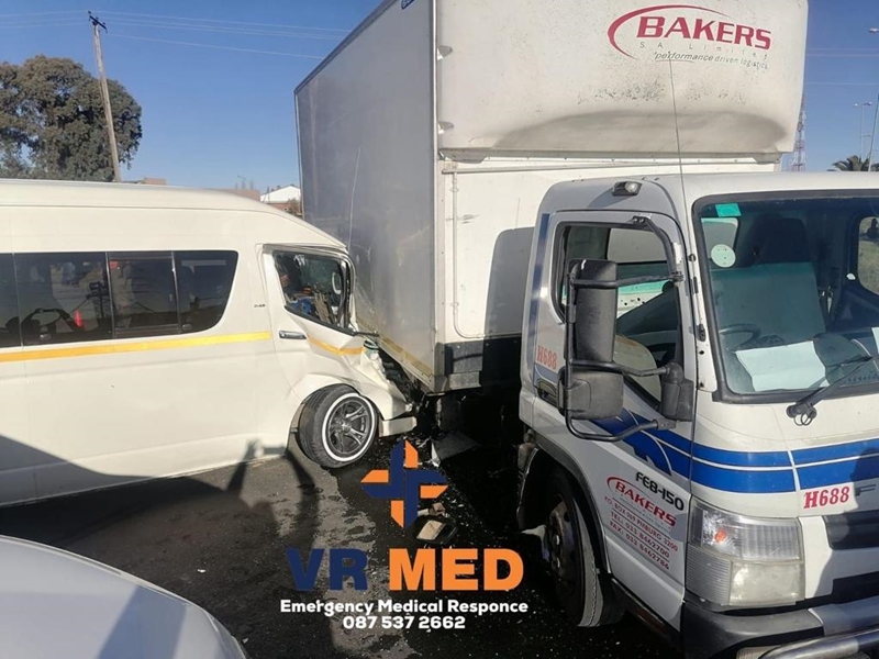 Truck and taxi collide causing serious injuries to passengers | News Article