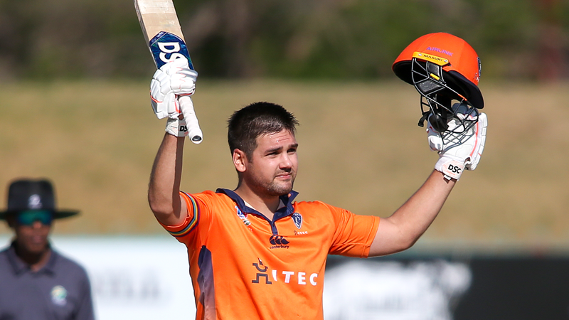 Rilee Rossouw back with Knights | News Article