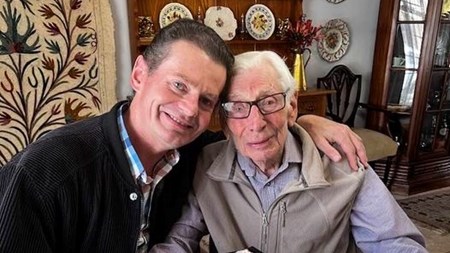 Literêre grote gegroet Literêre grote gegroet | News Article