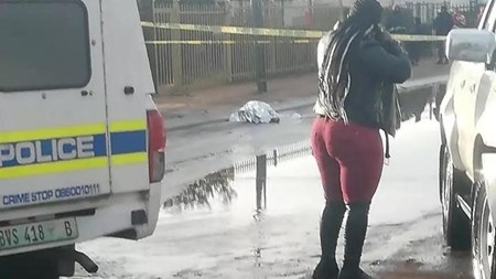 Twee mense sterf in Heidedal Twee mense sterf in Heidedal | News Article