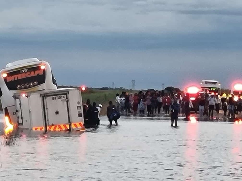 #BreakingNews: Intercape bus trapped in water on R30 in FS | News Article