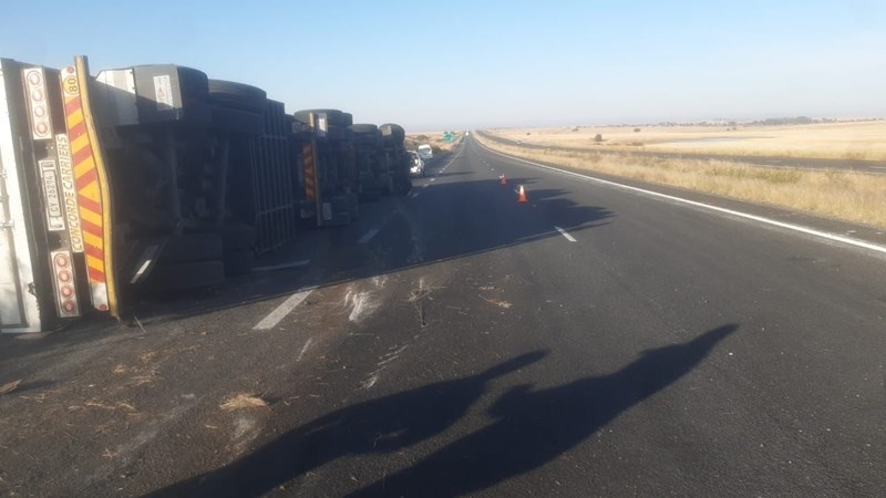 Another truck overturns on #N1 | News Article