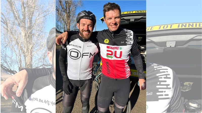 Maak ’n donasie en Elvis Blue skryf vir jou ’n liedjie! Maak ’n donasie en Elvis Blue skryf vir jou ’n liedjie! | News Article
