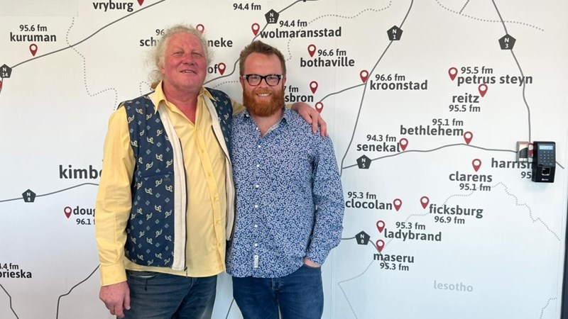 Woordstroom: Ds. Wollie klim uit voor hulle hom uitboender Woordstroom: Ds. Wollie klim uit voor hulle hom uitboender | News Article