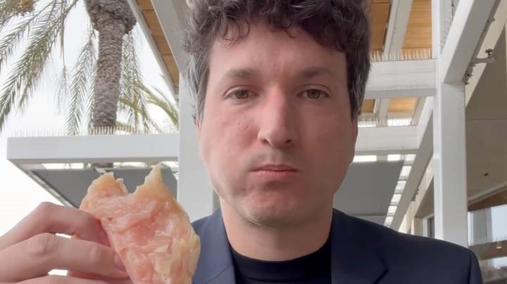 Weird Wide Web - Man experiments with eating raw meat to see how long ...