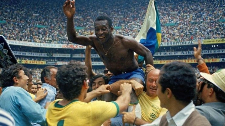 Brazil football legend dies aged 82 | News Article