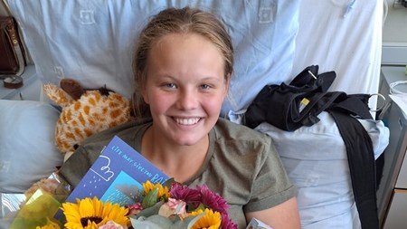 Boshof-boer verloor hand, maar lewe steeds haar droom Boshof-boer verloor hand, maar lewe steeds haar droom | News Article