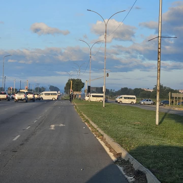 North West halts permits for new taxi applicants | News Article