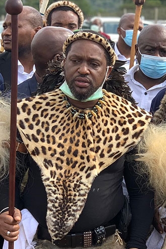Ramaphosa hands over certificate of recognition to AmaZulu King | News Article