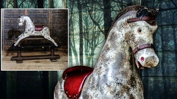 Weird Wide Web - Spookhuis hobbelperd te koop Weird Wide Web - Spookhuis hobbelperd te koop | News Article