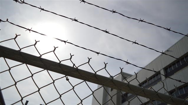 Ontsnappings: Tientalle gevangenes ontsnap uit tronke regoor die land | News Article